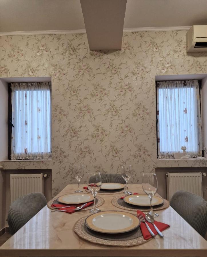 Laroka House Beautiful Apartment Universitate Center Bucharest Exterior photo